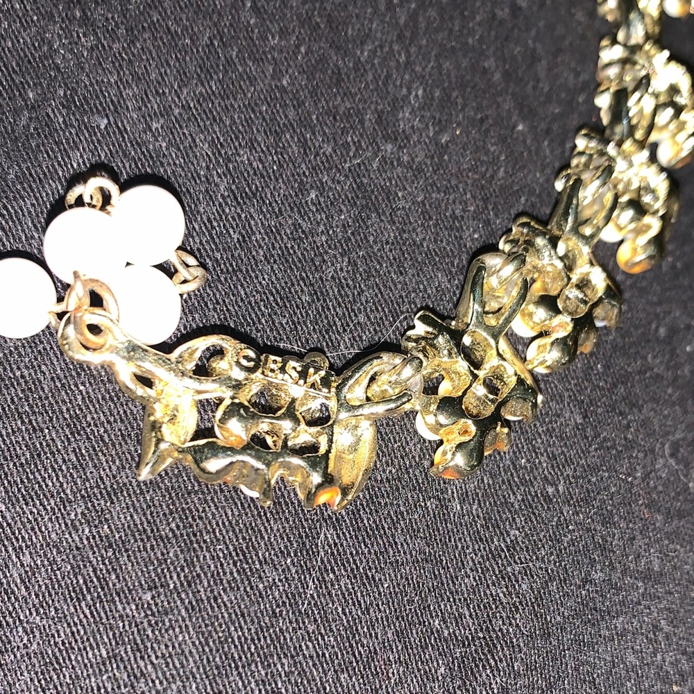 Vintage Elegant Gold and Pearl Necklace - Picture 5 of 5